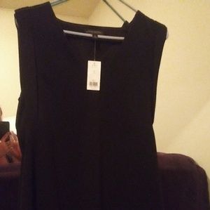 Black sleeveless dress shirt